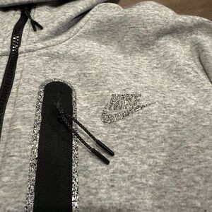 EUC Womens Nike Tech zip up gray/glitter jacket hoodie size Large